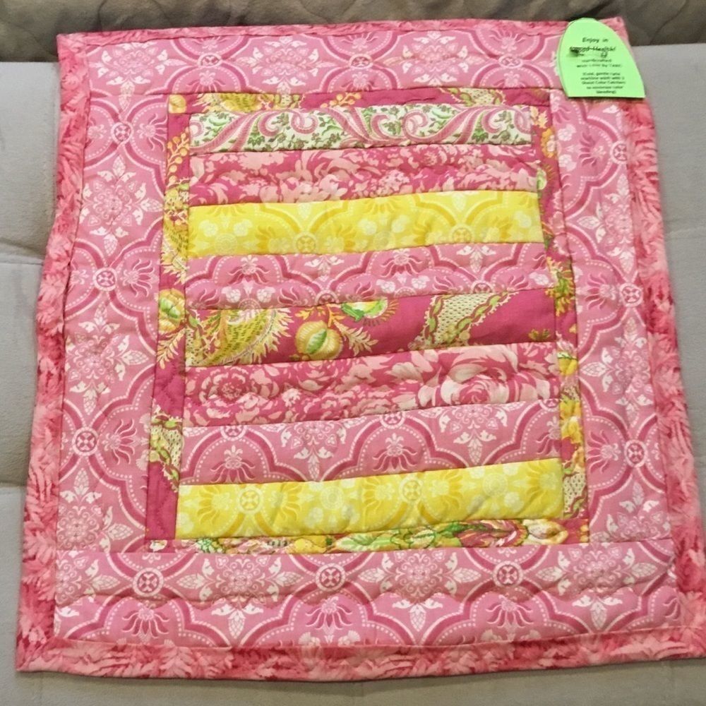 NWT Hand Crafted Anna Griffin Fabrics Runner